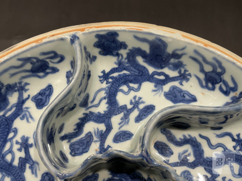 明万历 青花瑞兽纹格盘 - 图4